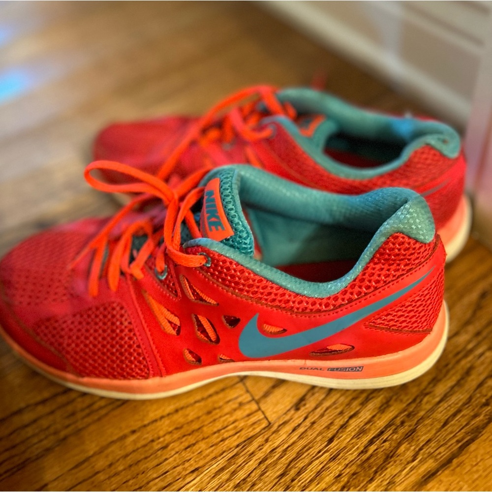 Nike tru fusion tennis shoe